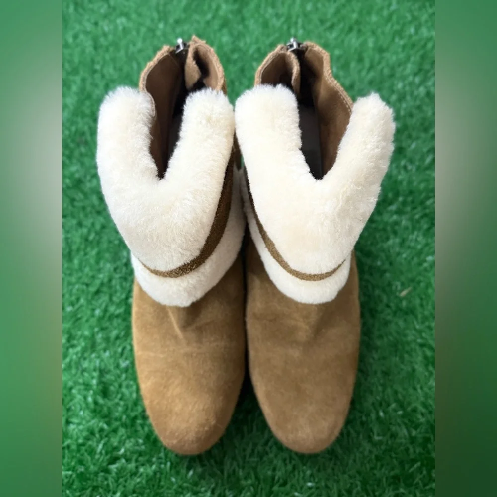 UGG Women 8 Antonia Suede/Sheepskin Fur 3.5” Heel Wedge Ankle Booties Boots Sz 9
